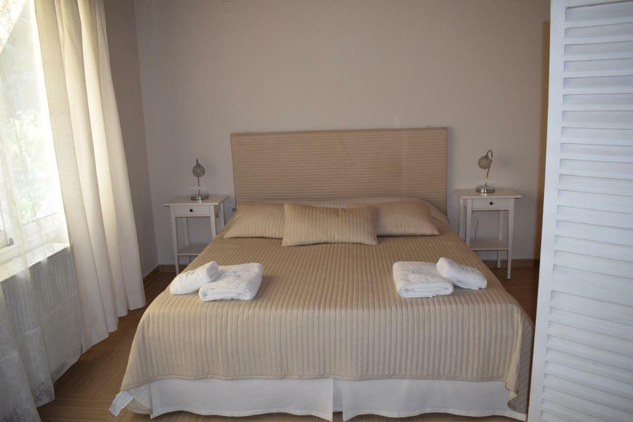 Serenity Luxury Villa, Skiathos Ayía Paraskeví Exterior foto